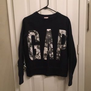 GAP pullover sweatshirt